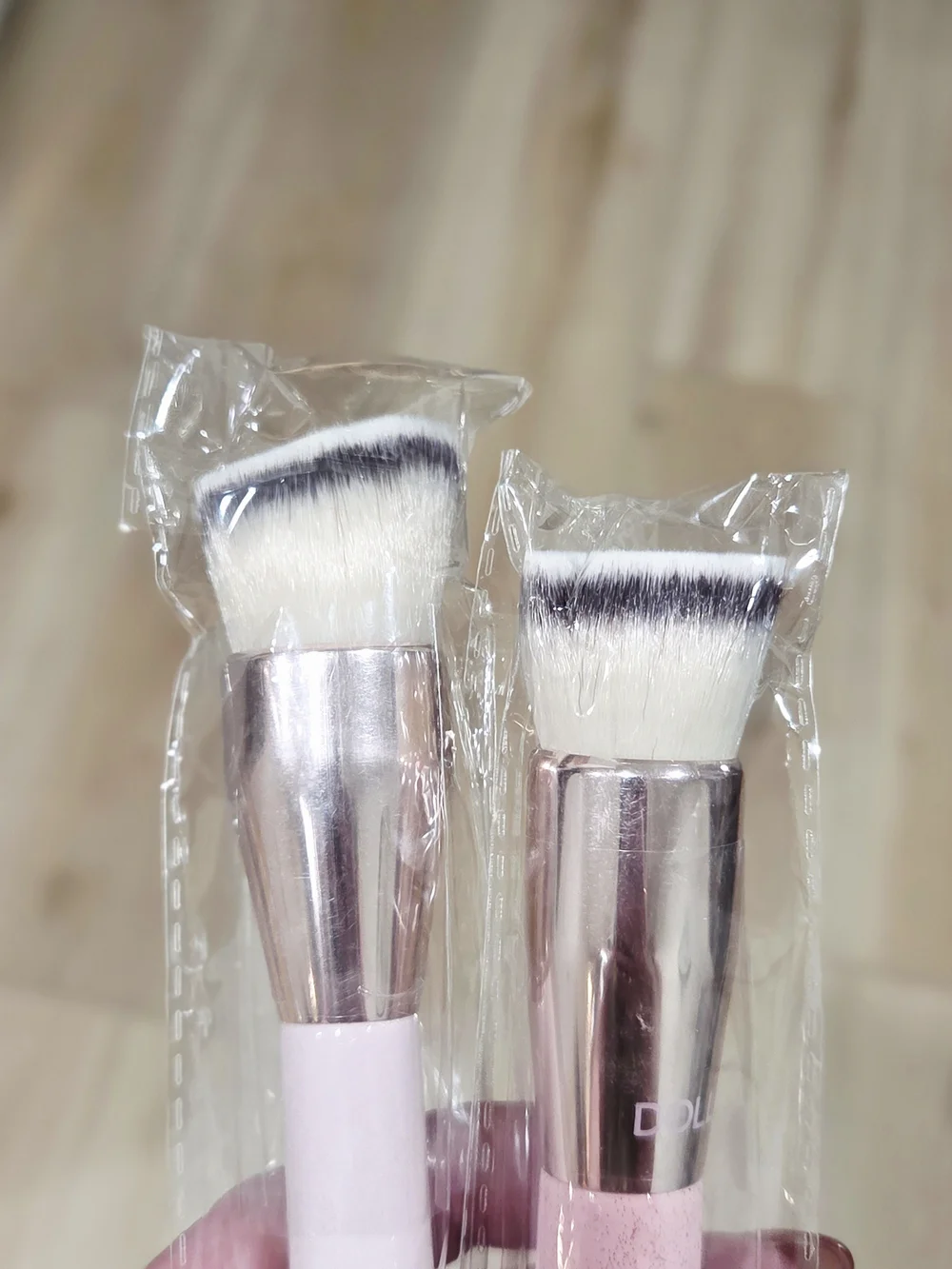 DOLL 20 Angled Powder/Foundation Brush Duo - Women's Makeup